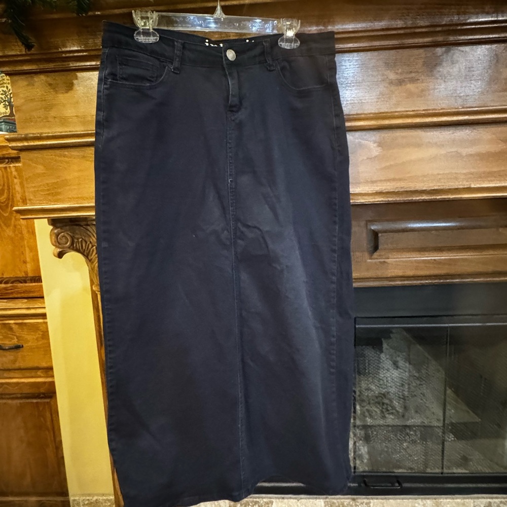 Chic Navy Maxi Skirt